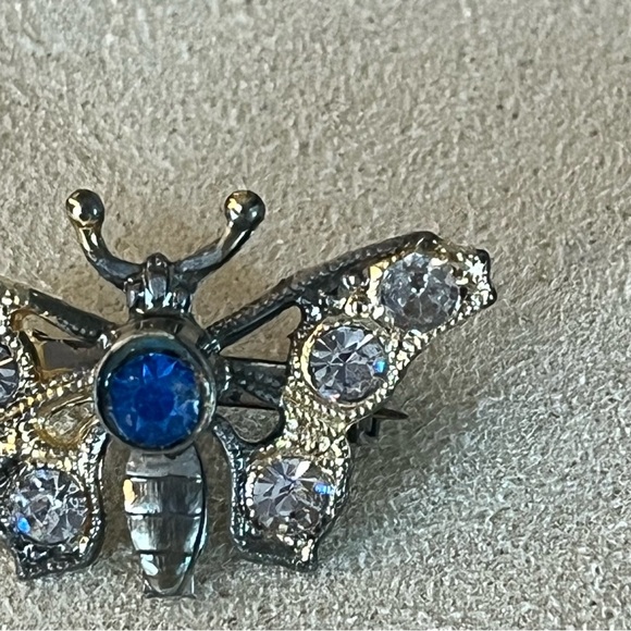 Antique Silver Insect Brooch with Blue and White Stones - Picture 6 of 8